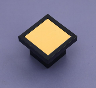 SPECIFICATION NOT SHOWN perfume bottle cap reference